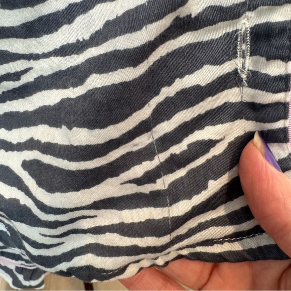 Super soft and cute Victoria’s Secret zebra print shorts PJ outfit XS - Picture 8 of 9